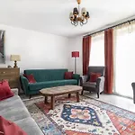 City View 2-Bedroom Apartment On Ptasia Street