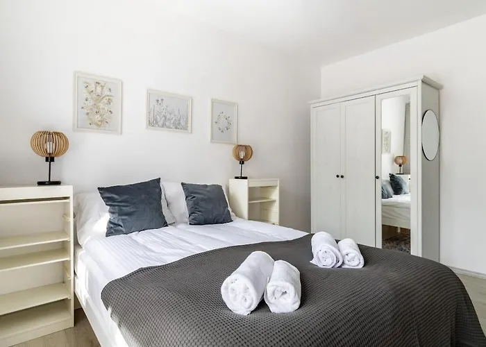 City View 2-Bedroom Apartment On Ptasia Street