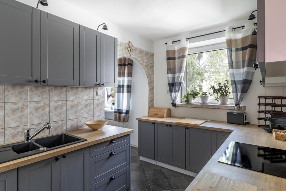 View 2-bedroom On Ptasia Street By Ecru Wwa70 Apartament Warszawa