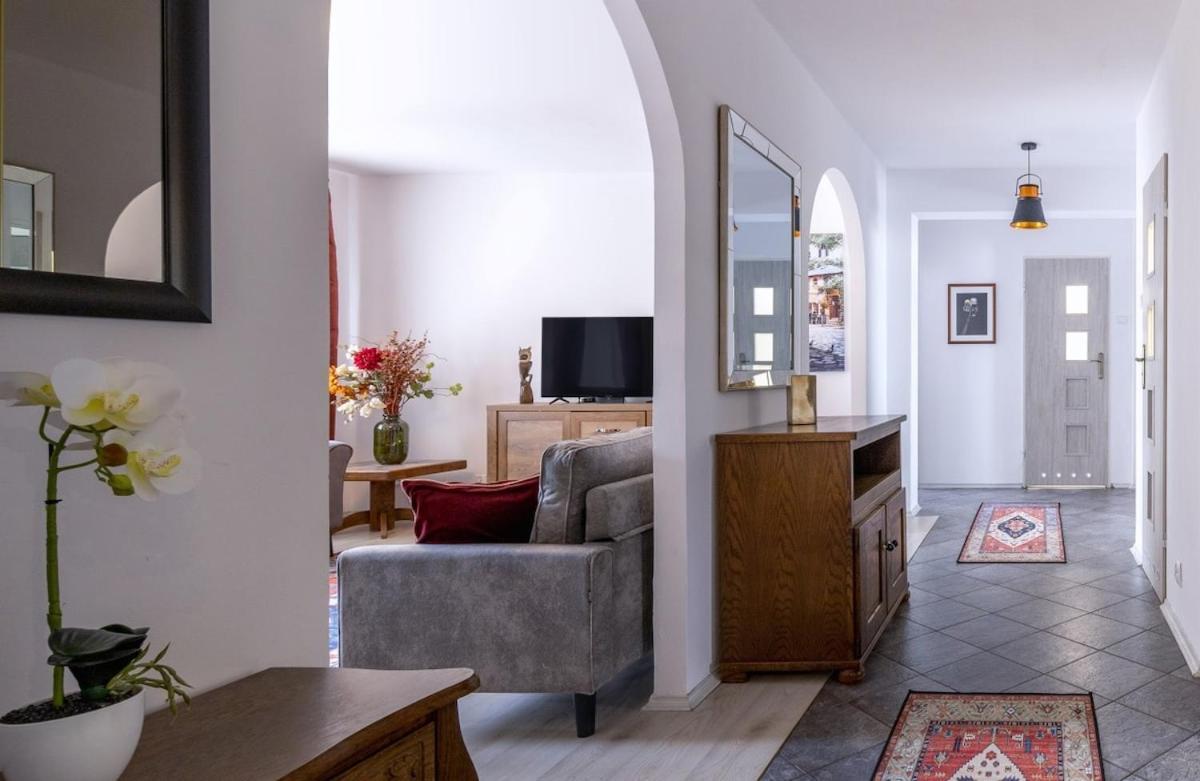 View 2-bedroom On Ptasia Street By Ecru Wwa70 Apartament Warszawa